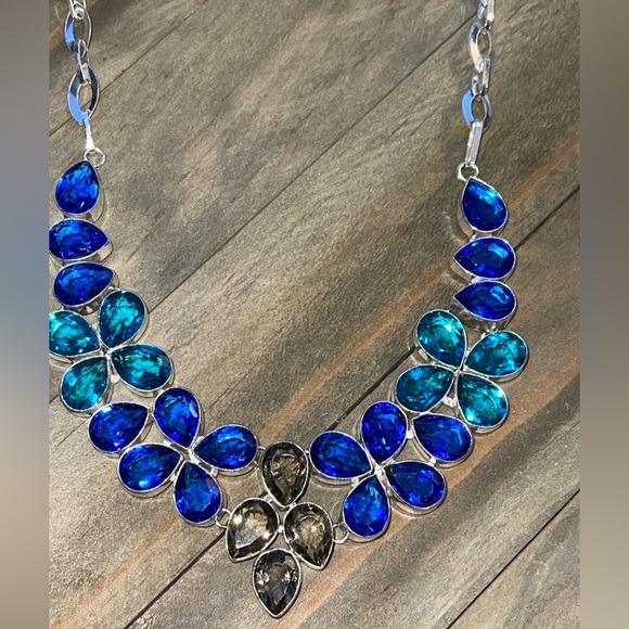 BLUE TOPAZ & SMOKY QUARTZ Simulated GEMSTONE HANDCRAFTED SILVER PLATED NECKLACE - Picture 8 of 11